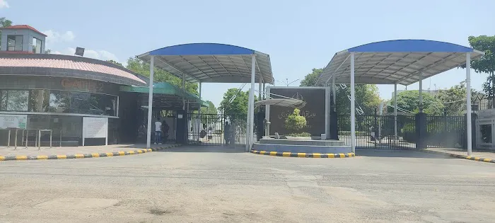 Allama Iqbal Open University Gate 2 Picture 5