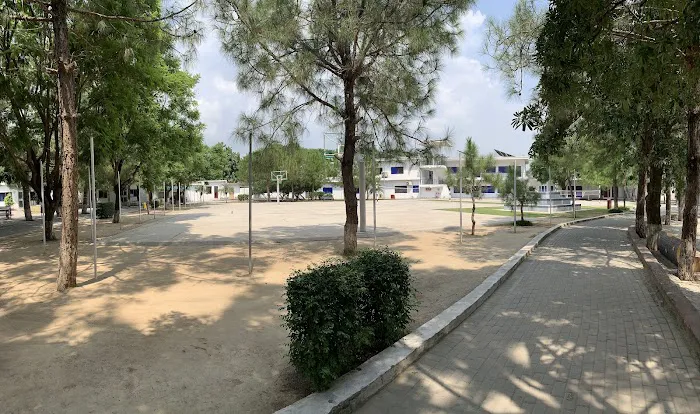 Iqra University - Islamabad Campus (IUIC) Picture 8