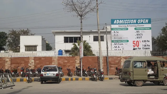 Raees-ul-Ahrar College of Commerce Picture 7