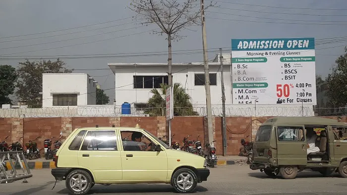 Raees-ul-Ahrar College of Commerce Picture 8