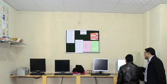 Akbar Institute of Informatics Picture 2