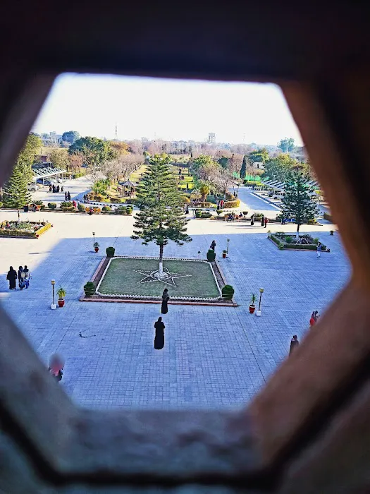 IIUI Girls Campus Picture 2