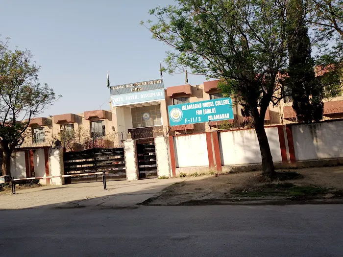 Islamabad Model College for Girls F-11/3 Picture 2