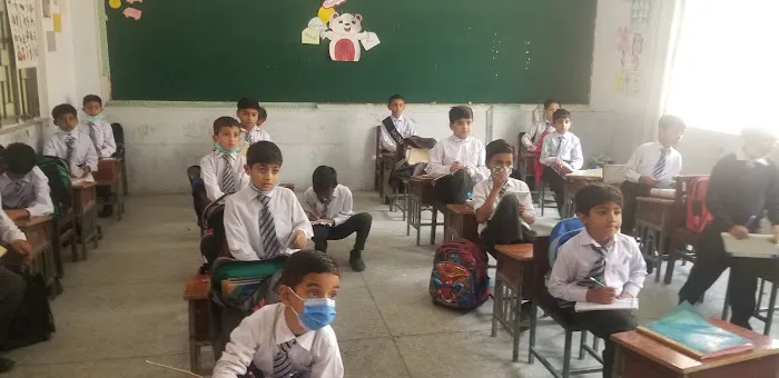 Islamabad Model College for Girls F-11/3 Picture 1