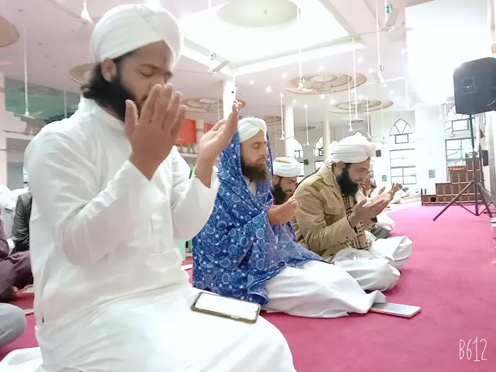 Jamia Tul Madina G-11 Markaz Islamabad Picture 1
