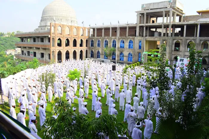 Jamia Ghousia Zia Ul Uloom Picture 1