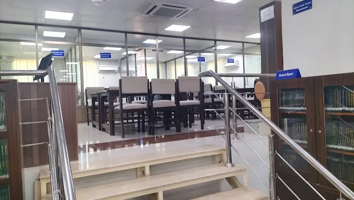 Library of Foundation Uni Picture 2