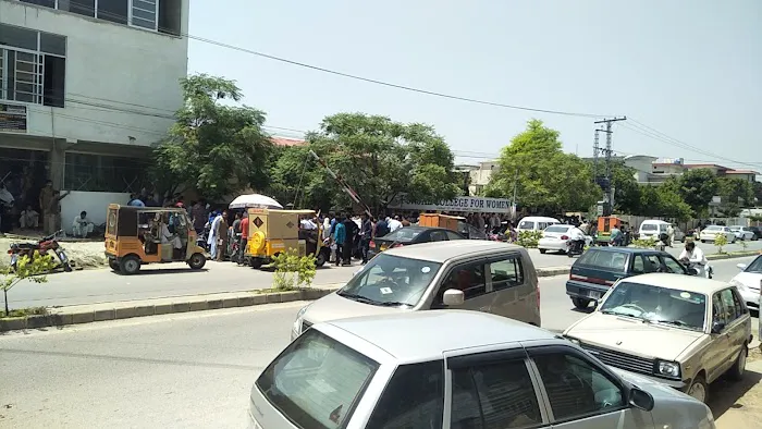 Punjab College For Women Picture 8
