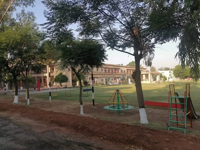 Fazaia Inter-mediate College Picture 4