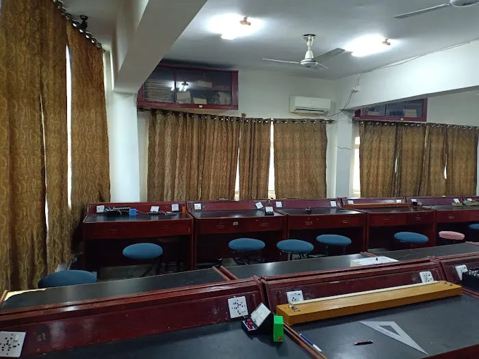 Punjab College Of Information Technology Picture 5
