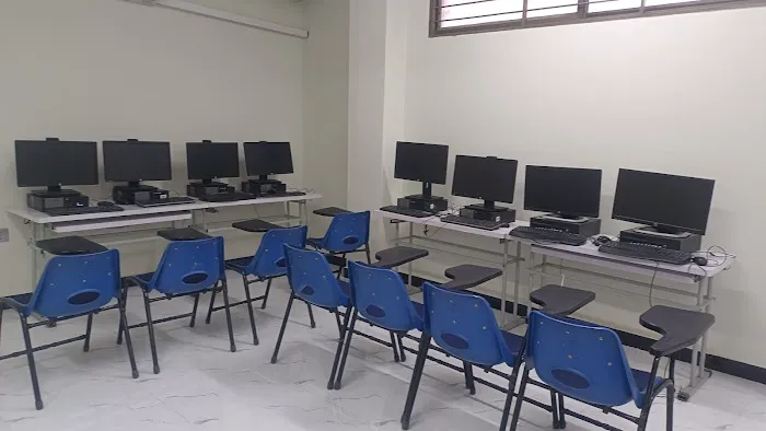 Acme Education System Commercial Market Campus Picture 4