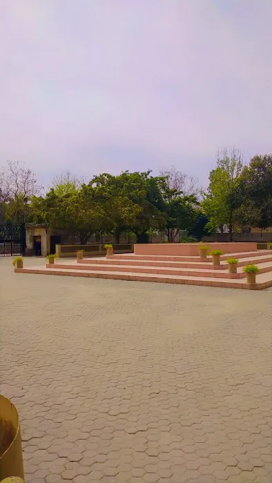 Al Nafees Medical College Picture 4