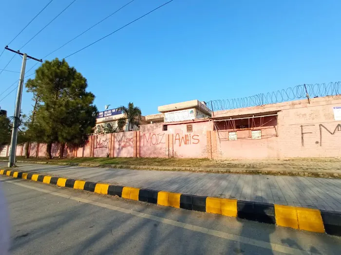 Islamabad Model College for Boys I-8/3 Picture 1