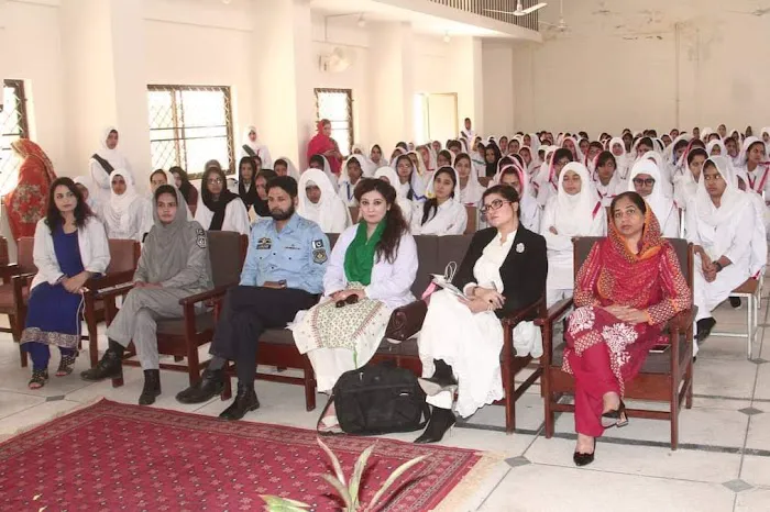 Fatima Jinnah Girls Model College Picture 6