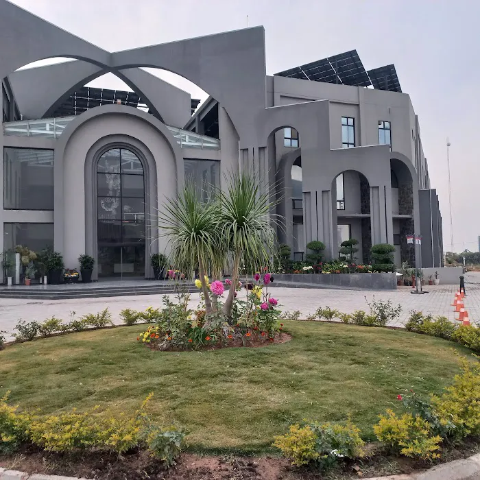 Riphah International University Gulberg Green Campus islamabad Picture 6