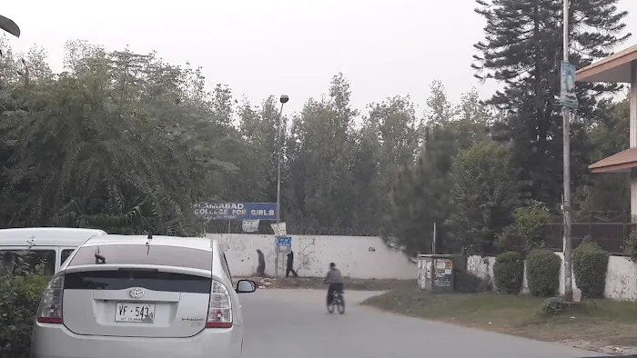 Islamabad Model College for Girls G-10/2 Picture 1