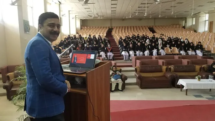 Govt Viqar-un-Nisa Graduate College for Women Picture 3