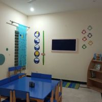 Exploreville School Numair Campus B-17 ico