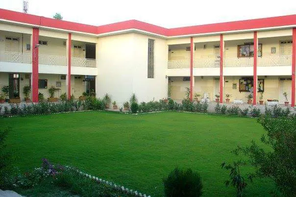 Islamabad Model College for Girls I-8/4 Picture 3