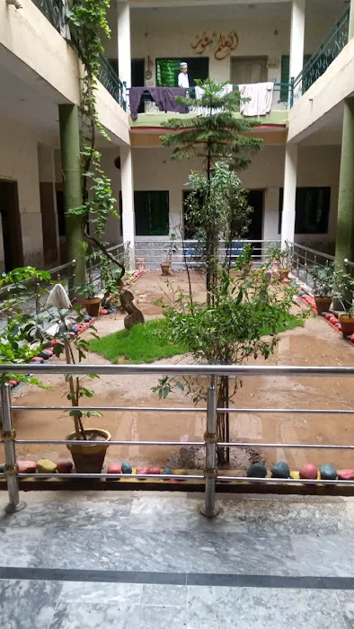 جامعہ ضیاء القرآن گلبہار کالونی | Jamia zia Ul Quran Picture 1