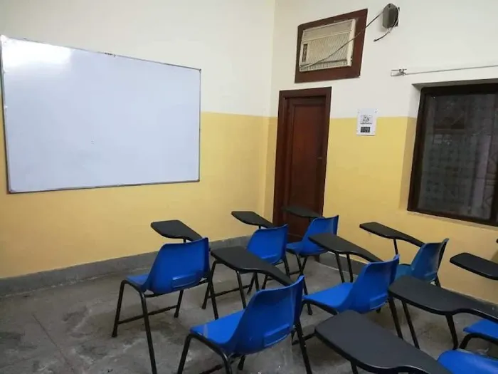 Fast Academy Gujar Khan Picture 7