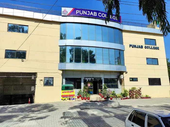 Punjab College of Commerce Picture 1