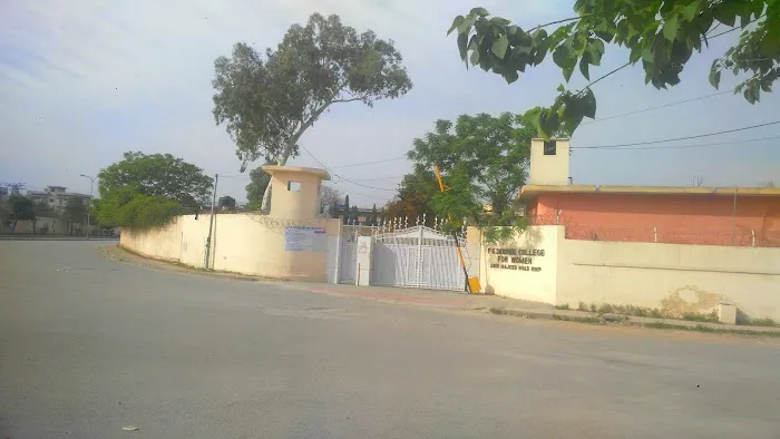 F.G. Degree College for Women, Abid Majeed Road Picture 5