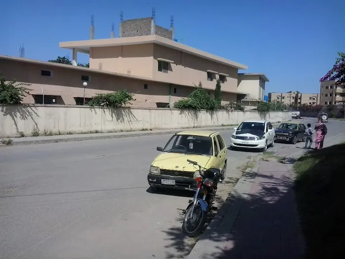 F.G. Degree College for Women, Abid Majeed Road Picture 7