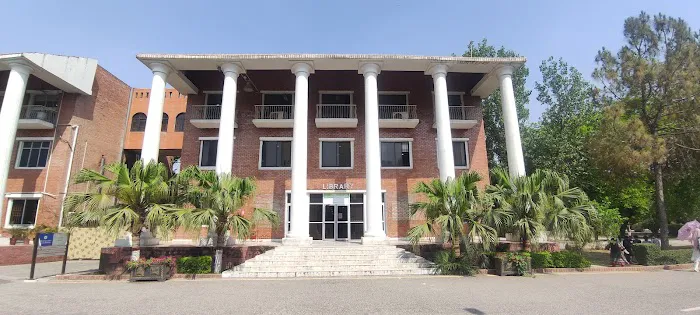 University Library & Computer Lab. Picture 2
