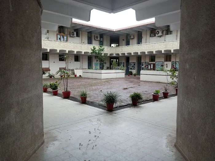 Faculty of Biological Sciences Picture 1