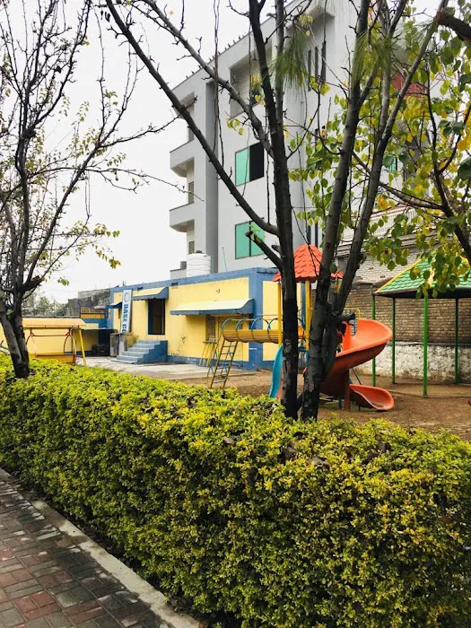 Base college campus 1 Picture 1