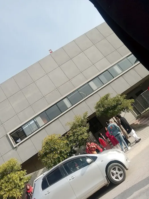 SLS College Picture 4