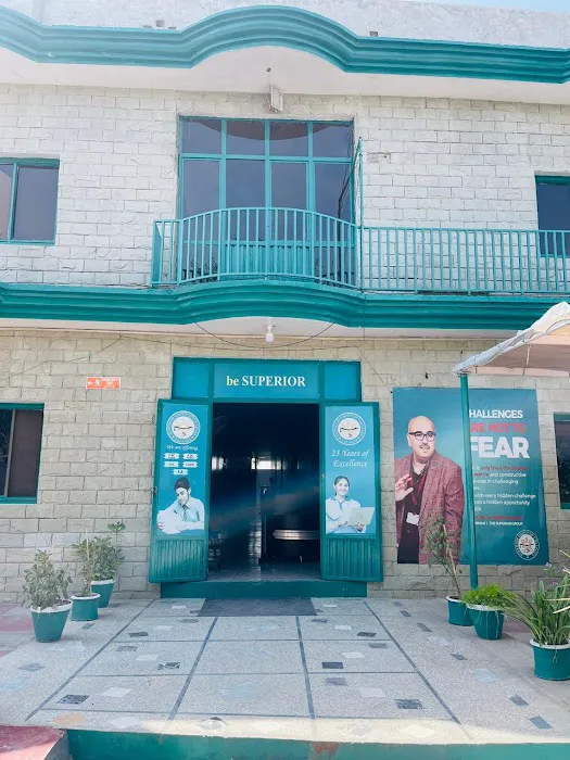 Superior Group of Colleges Lalazar Campus Picture 2