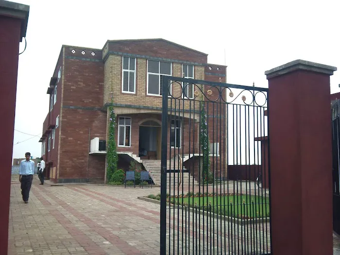 Wings College of Commerce Picture 1
