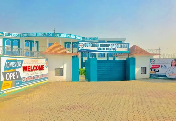 SUPERIOR COLLEGE PHALIA Picture 6