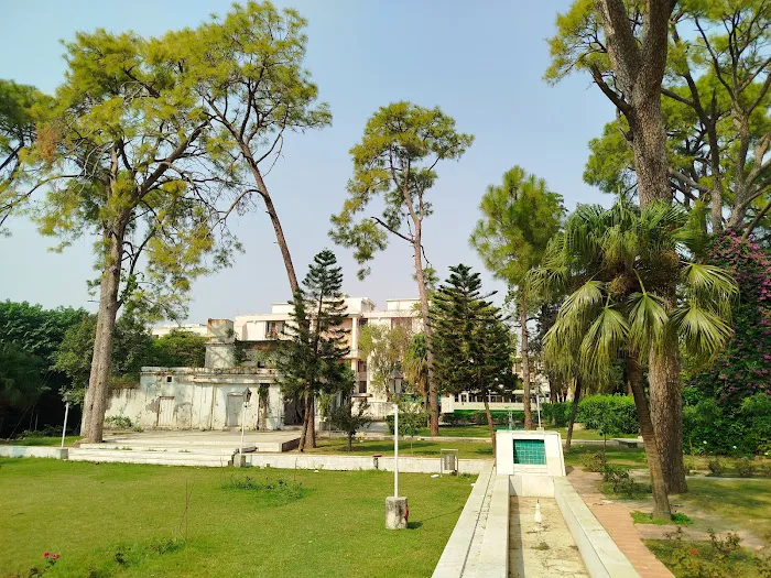 Fatima Jinnah Women University - City Campus Picture 3