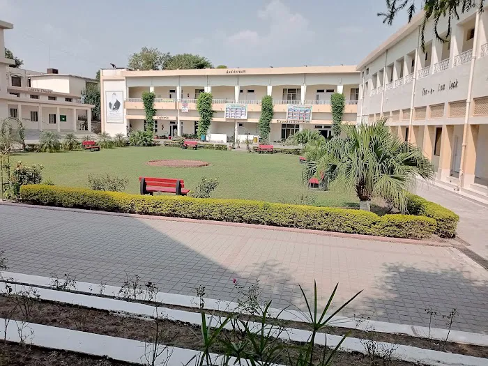 F.G. Sir Syed College, Rwp Picture 1