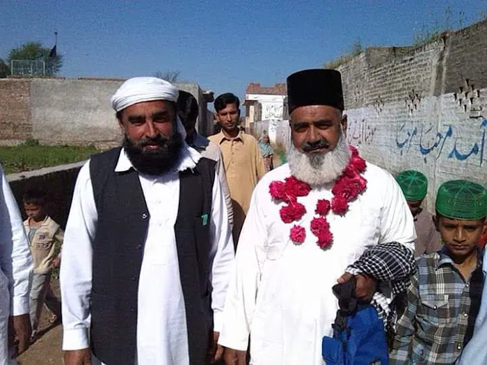 Darbar E Aaliya Syed Rahmat Ali (Dara Al Aloum Anayt ul Quran) Picture 6