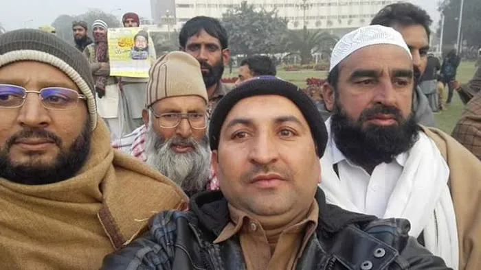Darbar E Aaliya Syed Rahmat Ali (Dara Al Aloum Anayt ul Quran) Picture 2