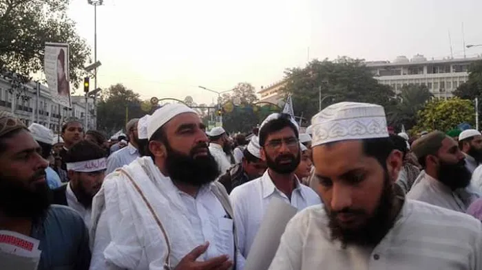 Darbar E Aaliya Syed Rahmat Ali (Dara Al Aloum Anayt ul Quran) Picture 10