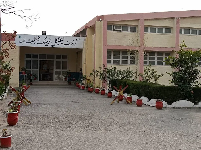 government technical training institute Picture 7