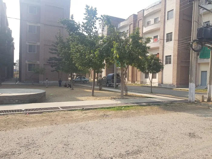 Labour Colony,1152 Family Flats,Gadoon Amazai. Picture 6