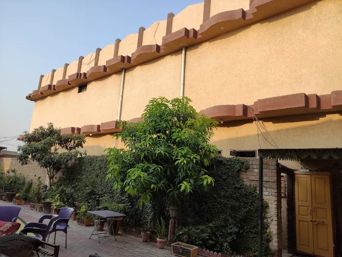 Madrassah JAMIA KHADIJAT UL KUBRA LIL BANANAT مدرسہ جامعہ خدیجتہ الکبریٰ للبنات Picture 1