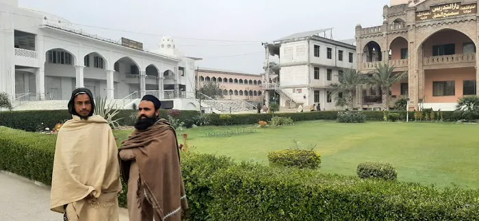 Jamia Dar al-Ulum Haqqania. ( دار العلوم حقانیہ) Picture 3