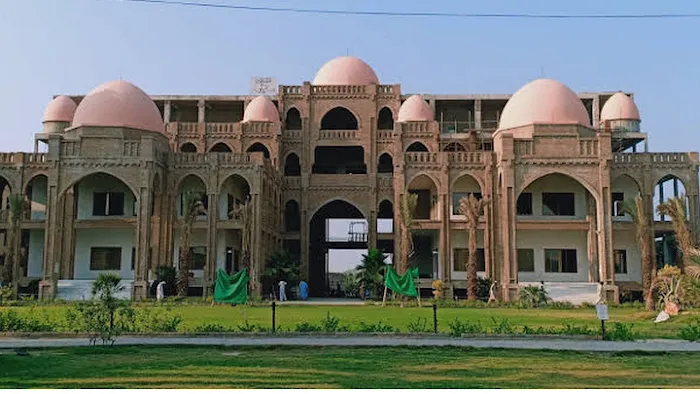 Jamia Dar al-Ulum Haqqania. ( دار العلوم حقانیہ) Picture 2