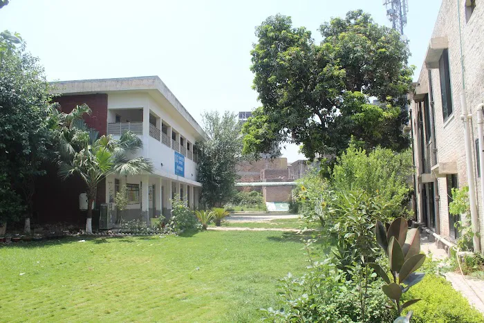 Shaheed Alamzeb Girls Commerce College Picture 6