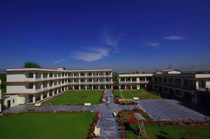ICMS College Picture 4