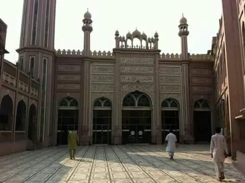 Gujrat college Picture 2