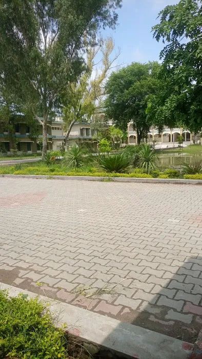 Islamabad Model College for Girls G-9/2 Picture 2