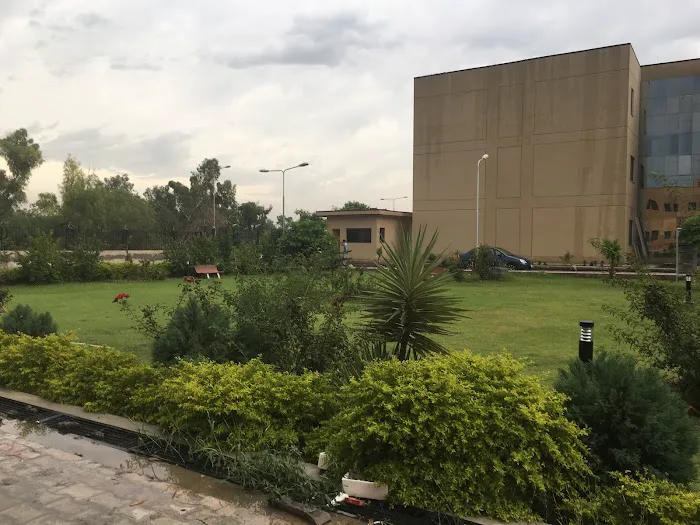 Post Graduate Medical Institute (PGMI) Peshawar Picture 7